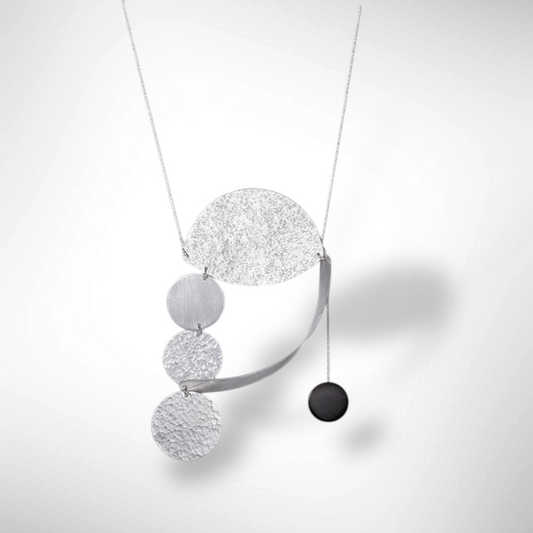 BLUE MOON Lightweight Balanced Necklace with Onyx from the Lunar Collection