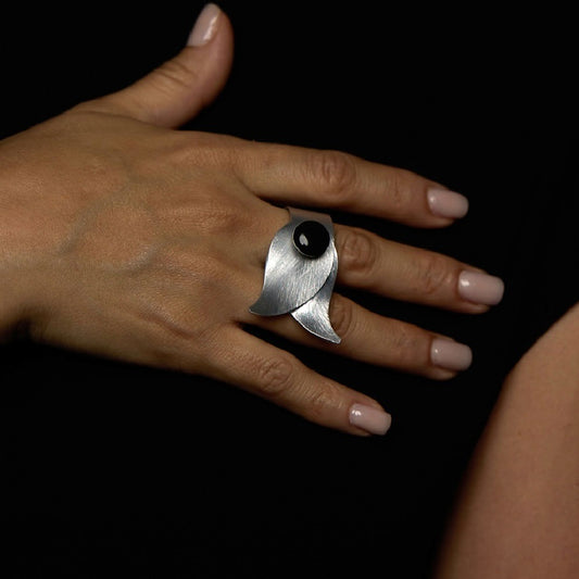 FICA1 Leaf inspired cross finger adjustable ring