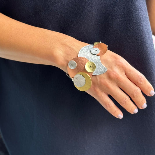 BUBBLES | FLOAT 2 Tri Metal Dangle Bracelet with Magnet Clasp