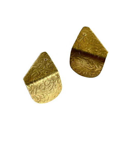 SHARE 1 Compact Angular Gold-Tone Post from the FIGURE Collection