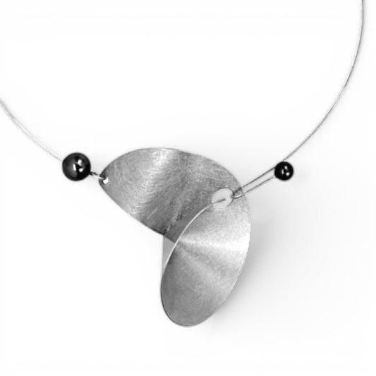 DECIBEL 2 Understated Focal Necklace from the SOUND Collection with Simulated Pearls