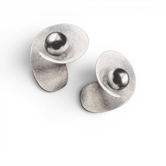SOUND | DECIBEL 3 Close to the Face Lightweight Conical Post Earrings with Simulated Pearl