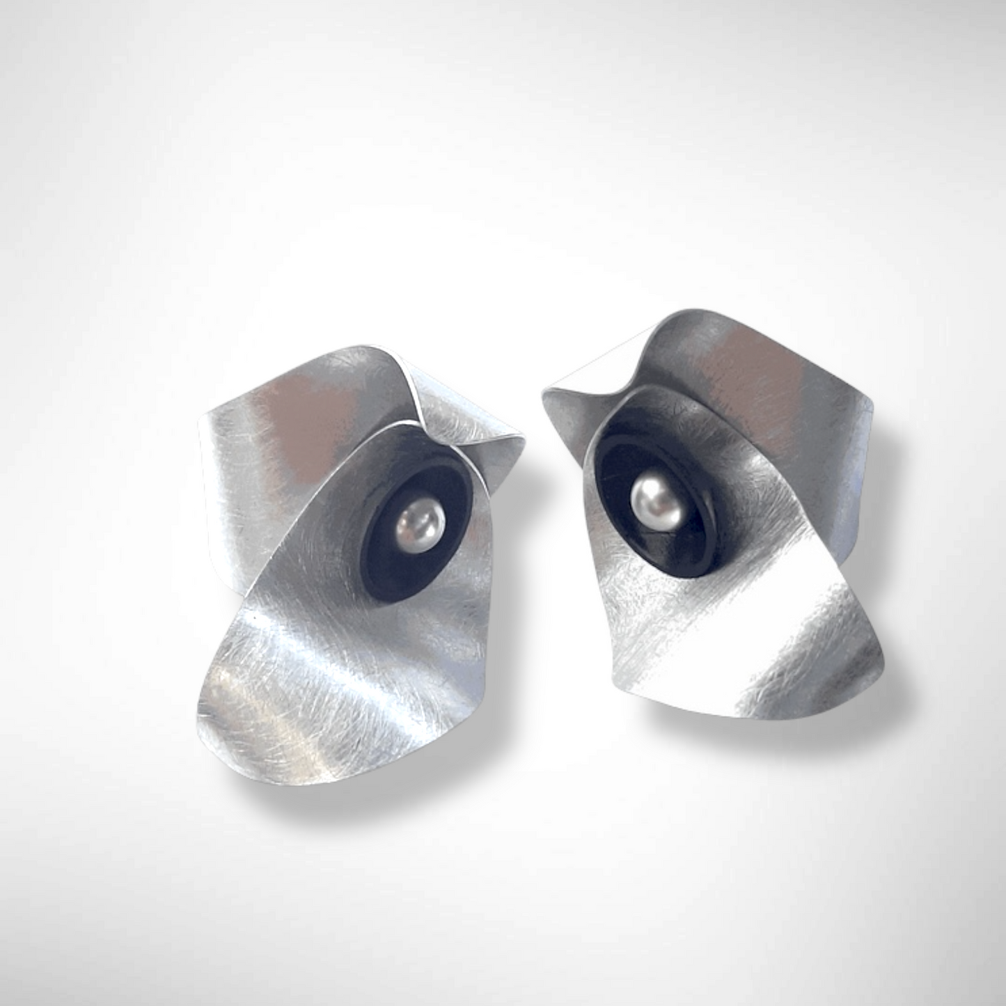 PULSE 2 Medium Sized Undulating Aluminum Post Earrings from the SOUND Collection with Recycled Record Vinyl and Simulated Pearls