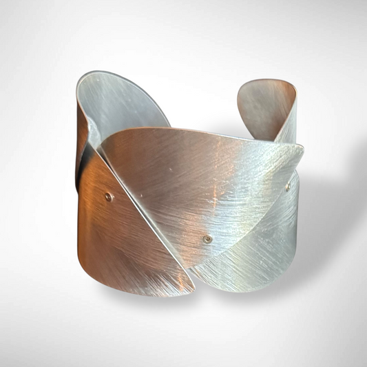 FICA3 Overlapping Leaf Large Cuff