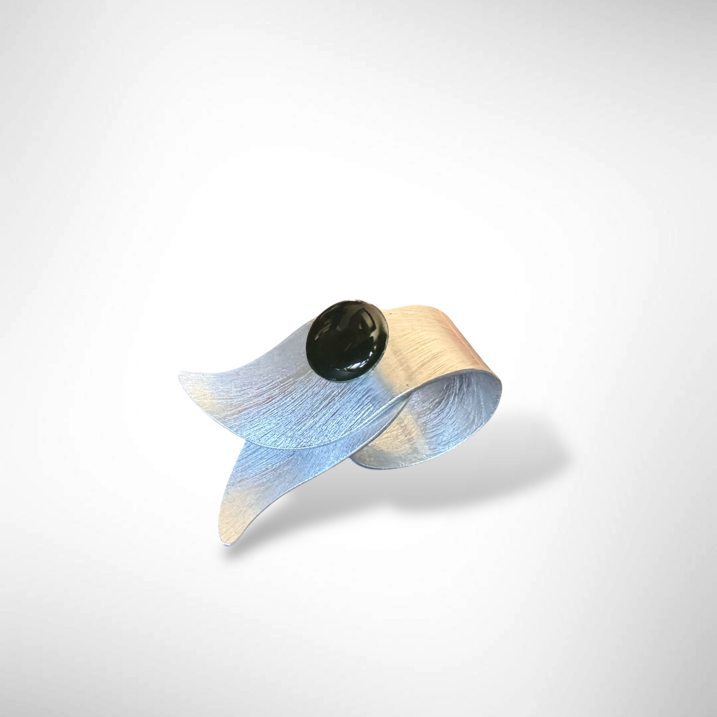 FICA1 Leaf inspired cross finger adjustable ring