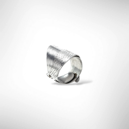 SWELL - Overlapping Wave Band Style Ring from the WATER Collection