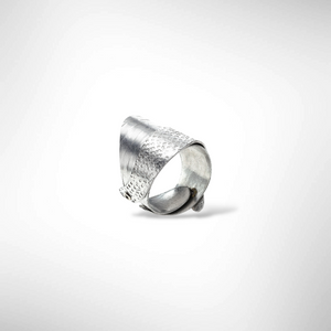 SWELL - Overlapping Wave Band Style Ring from the WATER Collection