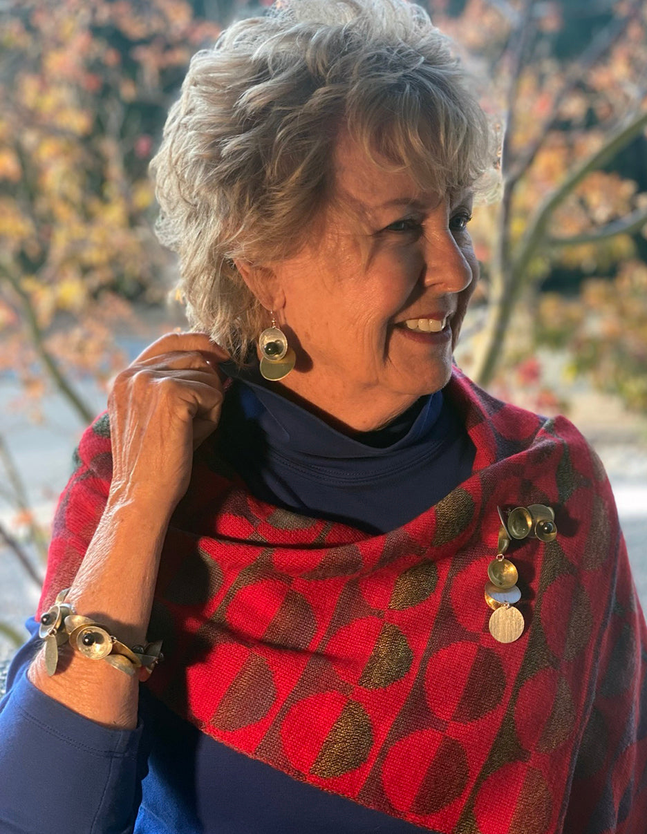 CLOUD 2 Cups and Saucers Sculptural Linked Bracelet