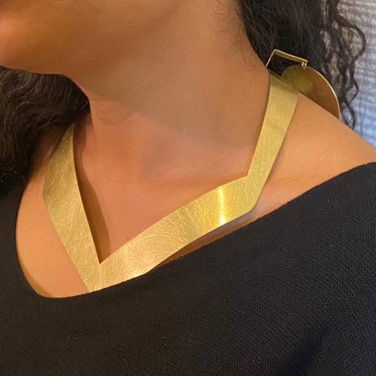 SHARE 1 Stunning  Up-Do Simple Abstract Statement Necklace from the FIGURE Collection