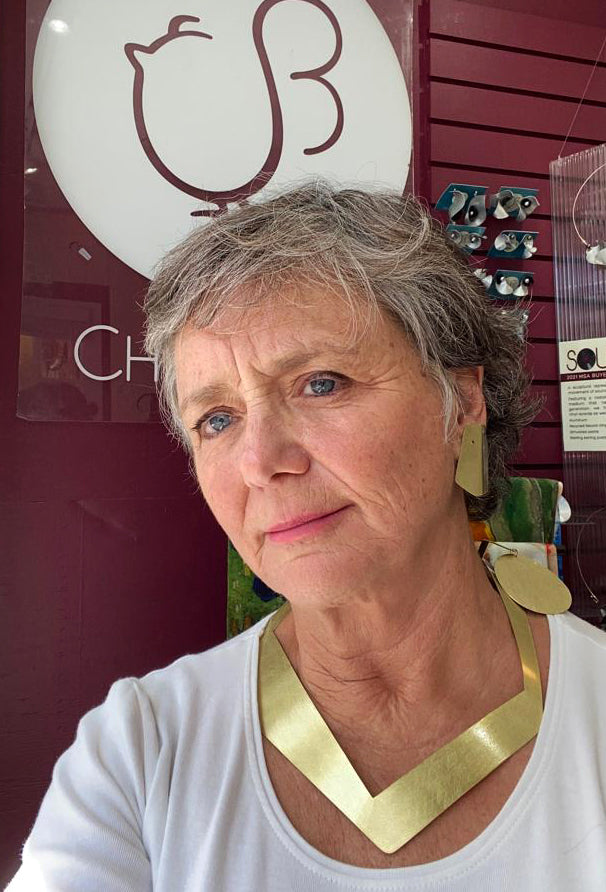 SHARE 1 Stunning  Up-Do Simple Abstract Statement Necklace from the FIGURE Collection