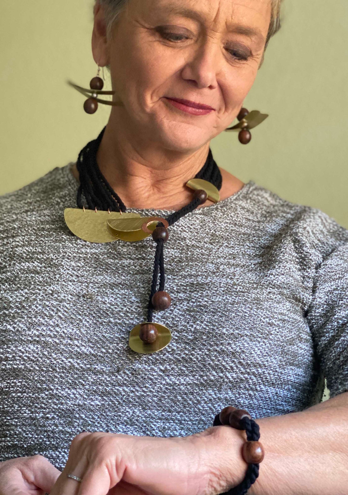 TERESA Casual Adjustable Art Expressions Necklace